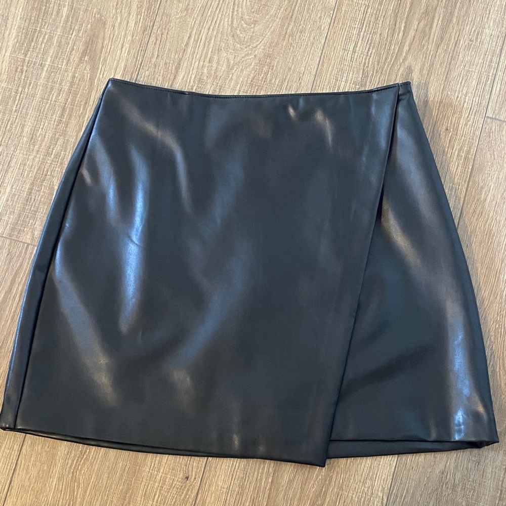 Abercrombie & Fitch Scarlett Vegan Leather Wrap Skort NWT